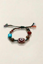 Dzi über den Wolken